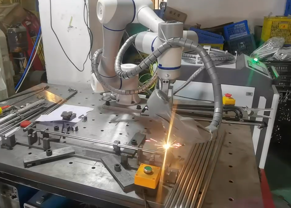 越疆協作機器人通用實訓臺,DOBOT 通用實訓臺,機器人教育實訓臺,機器人職業院校和企業培訓-5個典型案例告訴你，為何協作機器人越來越受到金屬加工業青睞