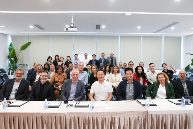 寶潔赴越疆機器人參觀交流